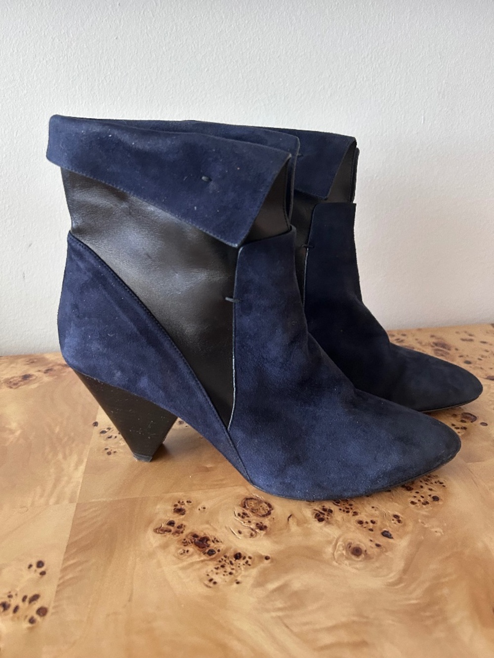 EXC Veronica Beard Laurel Blue Black Suede Cone Heel Ankle Boots 37.5 7-7.5